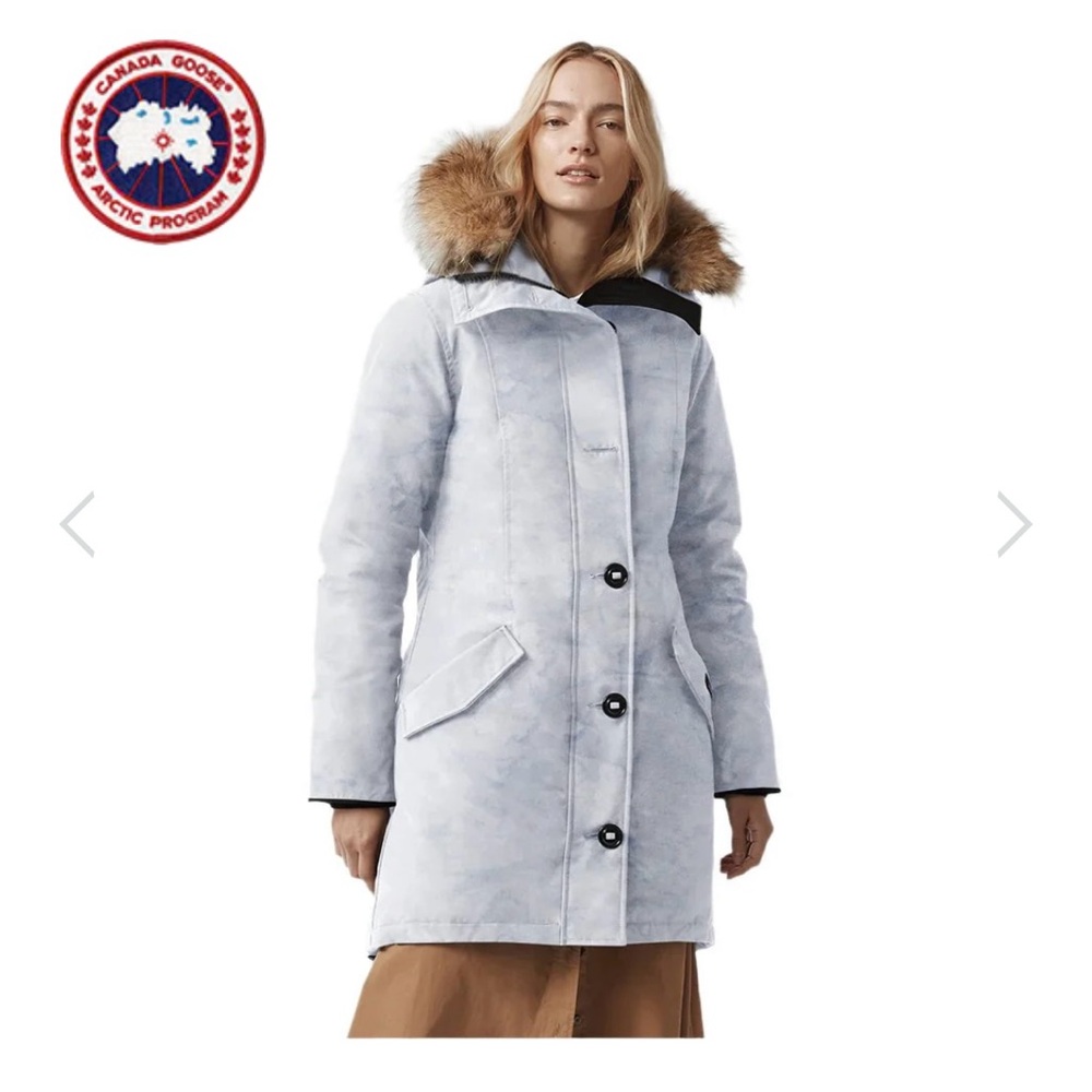 Canada Goose Women's Rossclair Parka with Fur Hood